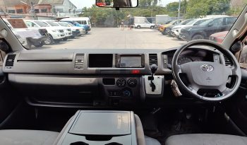 TOYOTA 2WD 2019 3.0 AT COMMUTER WHITE  3183 full