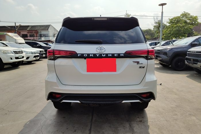 TOYOTA 4WD 2020 2.4V AT FORTUNER WHITE  397 full