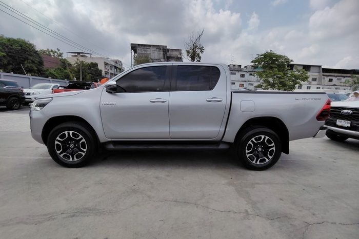 REVO PRE 2021 2.4 MID AT DOUBLE CAB SILVER  5033 full