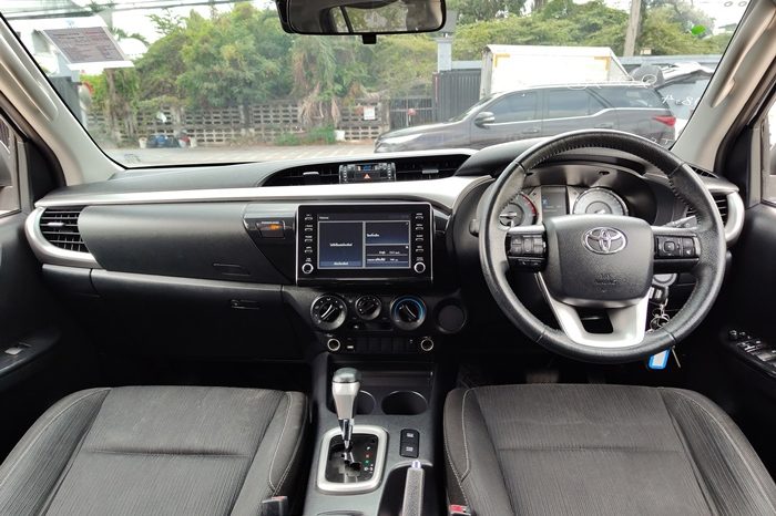 REVO PRE 2021 2.4 MID AT DOUBLE CAB SILVER  5033 full