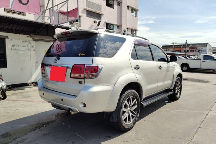 TOYOTA 4WD 2006 3.0V AT FORTUNER SILVER  7011 full