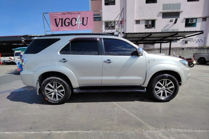 TOYOTA 4WD 2006 3.0V AT FORTUNER SILVER  7011 full