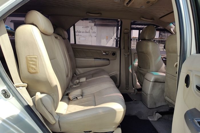 TOYOTA 4WD 2006 3.0V AT FORTUNER SILVER  7011 full