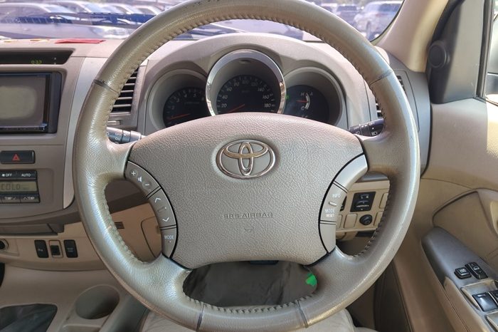 TOYOTA 4WD 2006 3.0V AT FORTUNER SILVER  7011 full