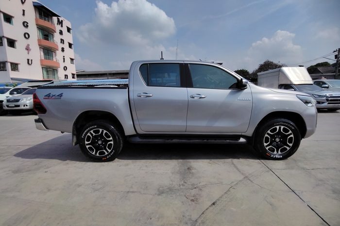 REVO 4WD 2021 2.4 MID MT DOUBLE CAB SILVER  5483 full