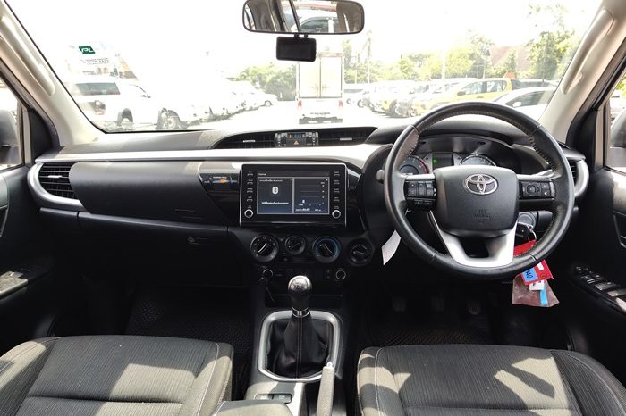 REVO 4WD 2020 2.4 MID MT DOUBLE CAB SILVER  6024 full