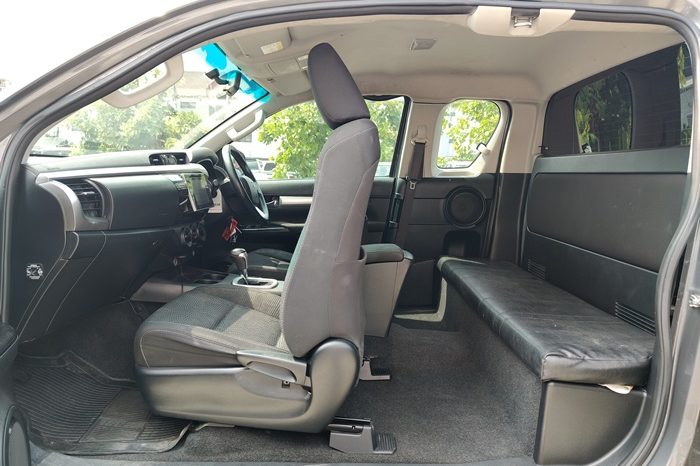 REVO PRE 2019 2.4E AT DOUBLE CAB DAARK GREY  6101 full