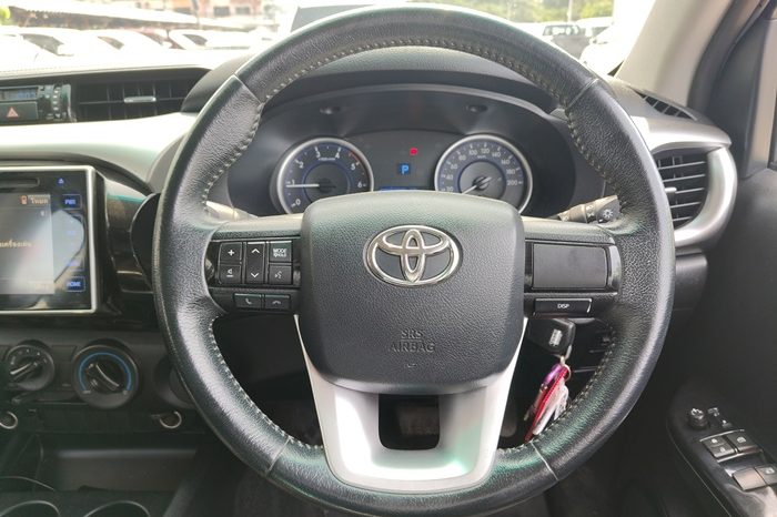 REVO PRE 2019 2.4E AT DOUBLE CAB DAARK GREY  6101 full