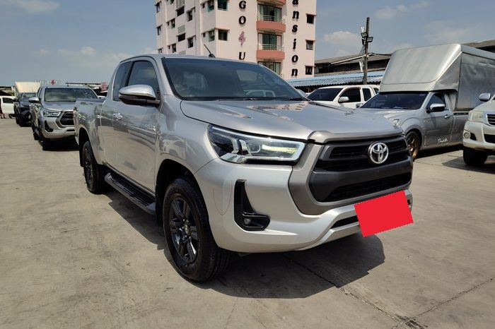 REVO 4WD 2021 2.4 MID MT SMART CAB SILVER  6005 full