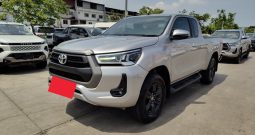 REVO 4WD 2021 2.4 MID MT SMART CAB SILVER  6005