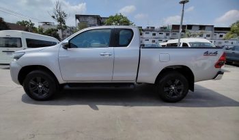 REVO 4WD 2021 2.4 MID MT SMART CAB SILVER  6005 full