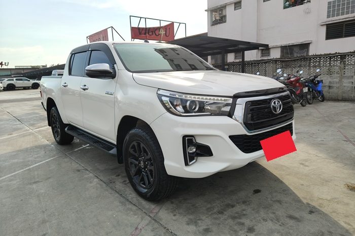 REVO PRE 2020 2.4E AT DOUBLE CAB WHITE  580 full