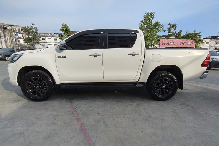 REVO PRE 2020 2.4E AT DOUBLE CAB WHITE  580 full