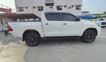 REVO PRE 2020 2.4E AT DOUBLE CAB WHITE  580 full