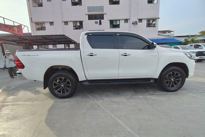 REVO PRE 2020 2.4E AT DOUBLE CAB WHITE  580 full