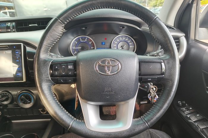 REVO PRE 2020 2.4E AT DOUBLE CAB WHITE  580 full