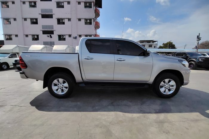 REVO PRE 2020 2.4E AT DOUBLE CAB SILVER  9059 full