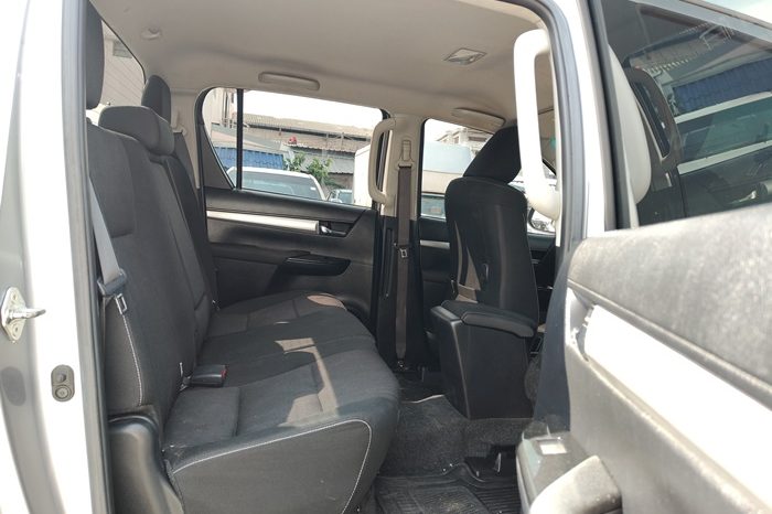 REVO PRE 2020 2.4E AT DOUBLE CAB SILVER  9059 full