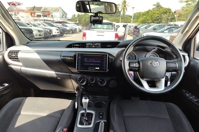 REVO PRE 2020 2.4E AT DOUBLE CAB SILVER  9059 full