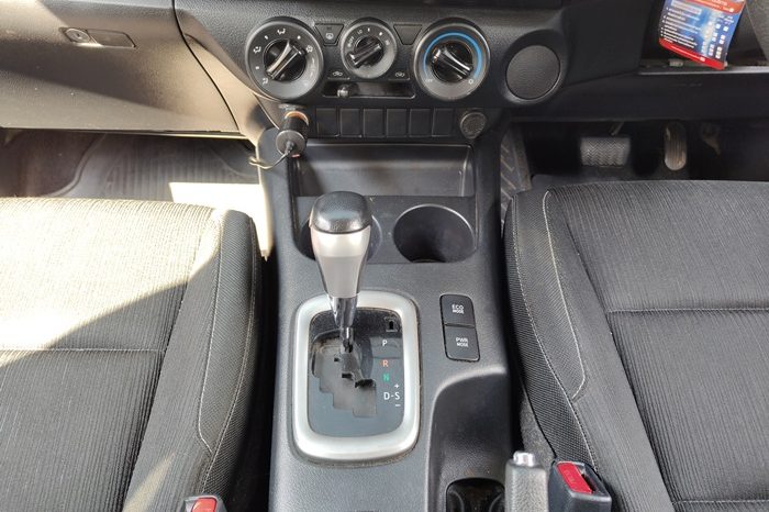 REVO PRE 2020 2.4E AT DOUBLE CAB SILVER  9059 full