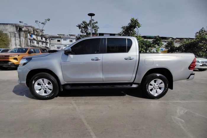 REVO PRE 2020 2.4E AT DOUBLE CAB SILVER  9061 full