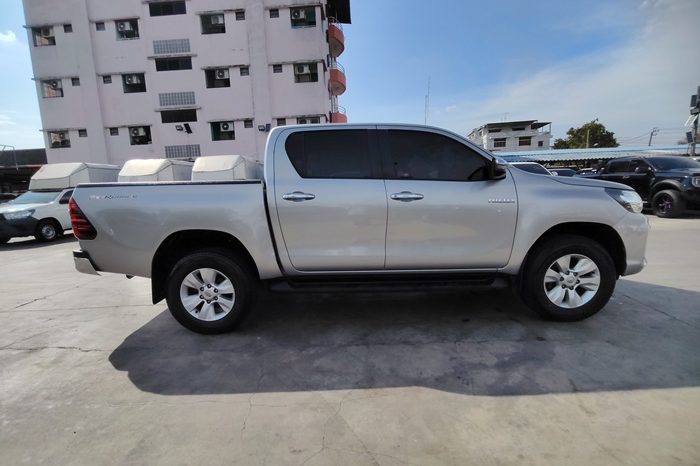 REVO PRE 2020 2.4E AT DOUBLE CAB SILVER  9061 full