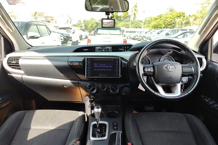 REVO PRE 2020 2.4E AT DOUBLE CAB SILVER  9061 full