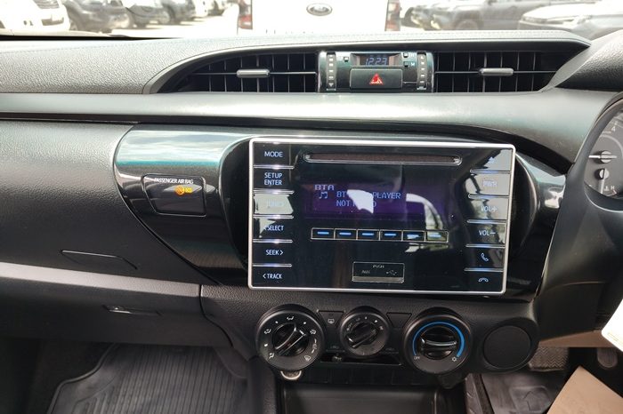 REVO 2WD 2019 2.4J AT DOUBLE CAB SILVER  4038 full