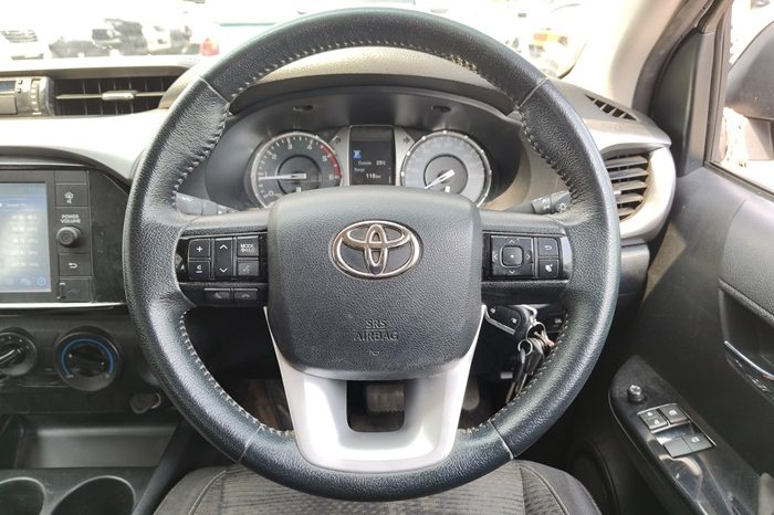 REVO 2WD 2020 2.4 MID AT SMART CAB WHITE  3203 full