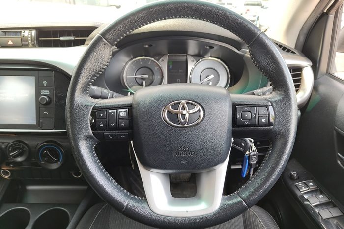 REVO 2WD 2020 2.4 MID AT DOUBLE CAB WHITE  1721 full