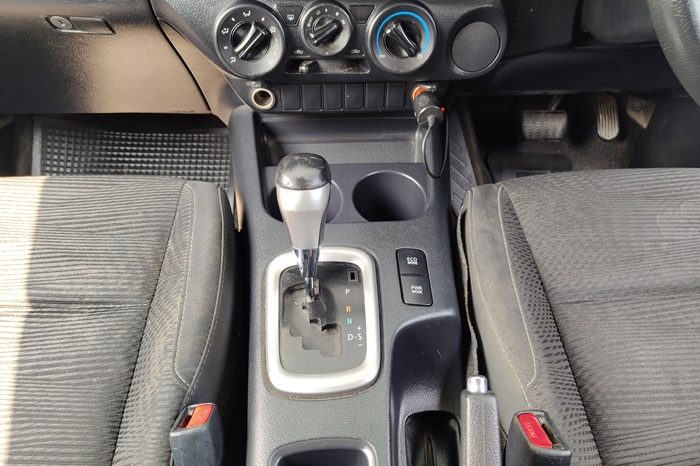 REVO 2WD 2020 2.4 MID AT SMART CAB WHITE  3503 full