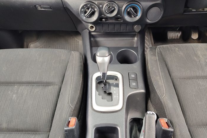 REVO 2WD 2020 2.4 MID AT DOUBLE CAB WHITE  1749 full