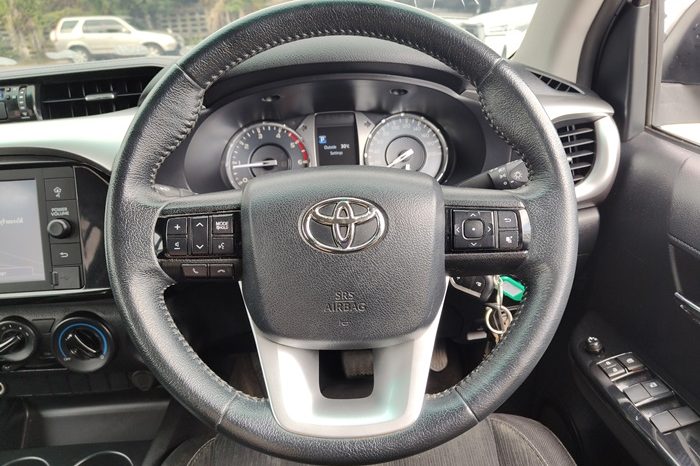REVO 2WD 2020 2.4 MID AT DOUBLE CAB WHITE  1749 full