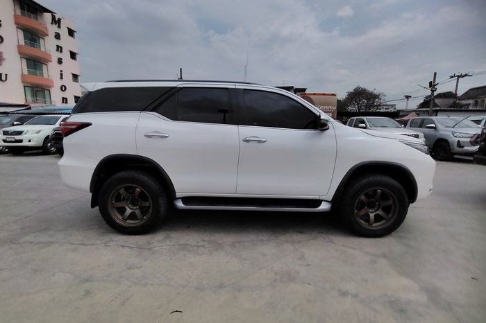 TOYOTA 4WD 2021 2.4V AT FORTUNER WHITE  7403 full