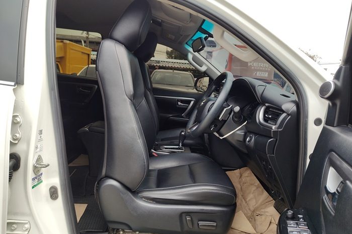 TOYOTA 4WD 2021 2.4V AT FORTUNER WHITE  7403 full