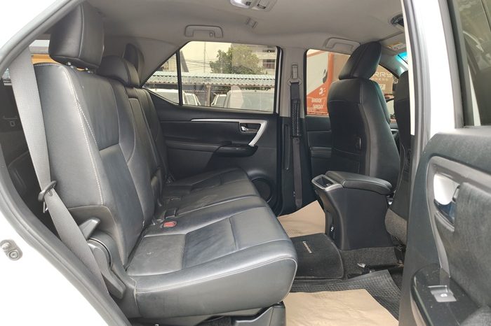 TOYOTA 4WD 2021 2.4V AT FORTUNER WHITE  7403 full
