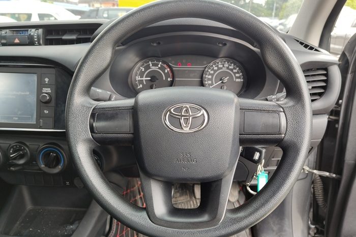REVO 4WD 2020 2.8J MT STANDARD DARK GREY  123 full