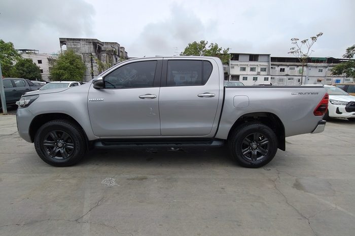 REVO PRE 2021 2.4 ENTRY AT DOUBLE CAB SILVER  2152 full