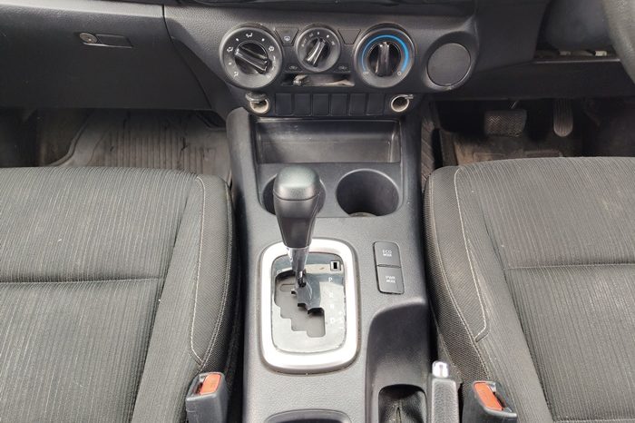 REVO PRE 2021 2.4 ENTRY AT DOUBLE CAB SILVER  2152 full