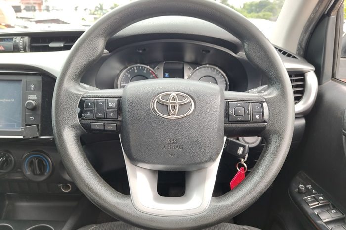 REVO PRE 2021 2.4 ENTRY AT DOUBLE CAB SILVER  2152 full