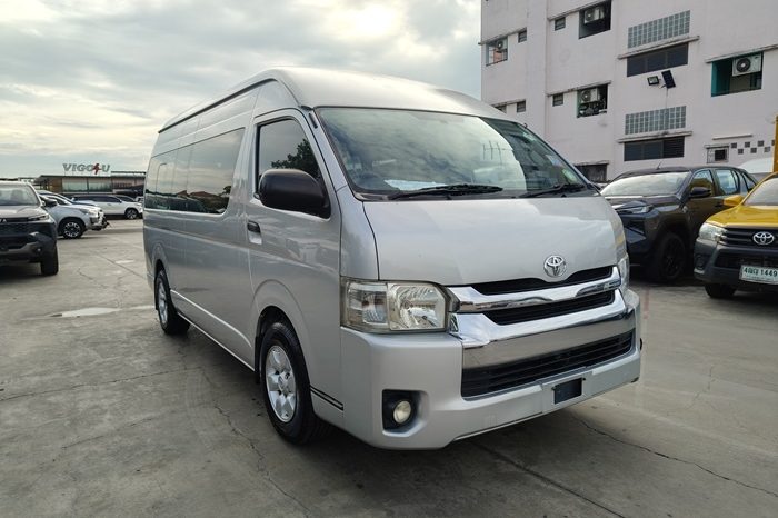TOYOTA 2WD 2019 3.0 MT COMMUTER SILVER  3128 full