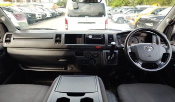 TOYOTA 2WD 2019 3.0 MT COMMUTER SILVER  3128 full