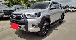 REVO PRE 2024 2.4 MID AT DOUBLE CAB SILVER  5430