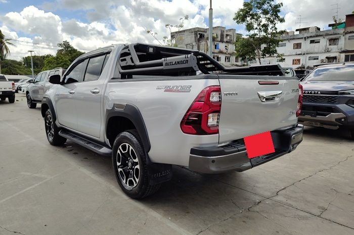 REVO PRE 2024 2.4 MID AT DOUBLE CAB SILVER  5430 full