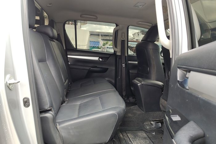 REVO PRE 2024 2.4 MID AT DOUBLE CAB SILVER  5430 full