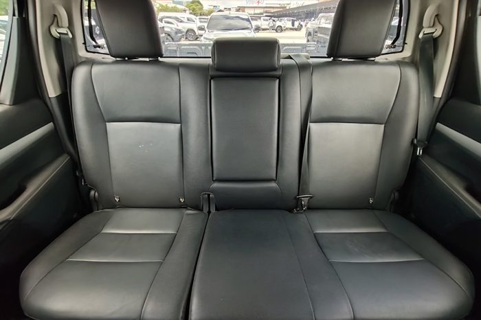 REVO PRE 2024 2.4 MID AT DOUBLE CAB SILVER  5430 full