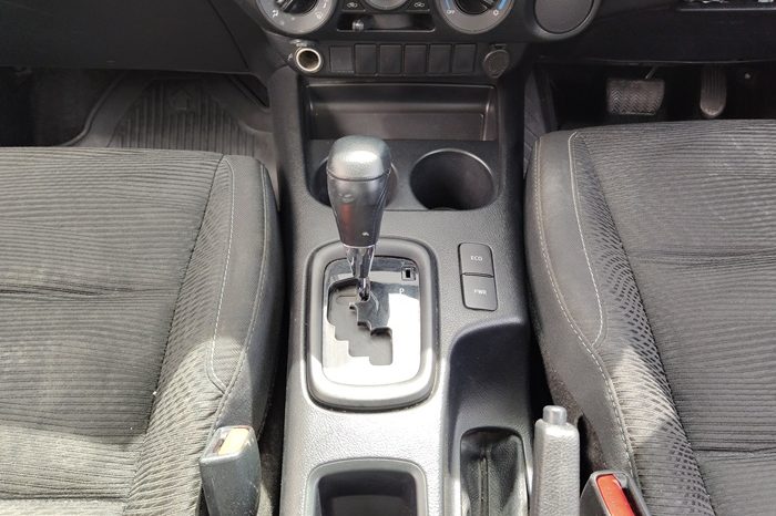 REVO 2WD 2024 2.4 ENTRY AT SMART CAB WHITE  1194 full