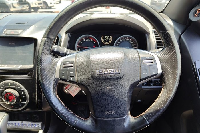ISUZU 4WD 2019 3.0 AT DOUBLE CAB BLACK  7557 full