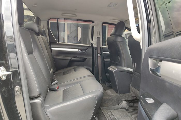 REVO PRE 2022 2.4 MID AT DOUBLE CAB BLACK  3402 full
