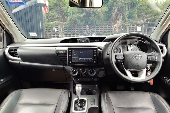 REVO PRE 2022 2.4 MID AT DOUBLE CAB BLACK  3402 full